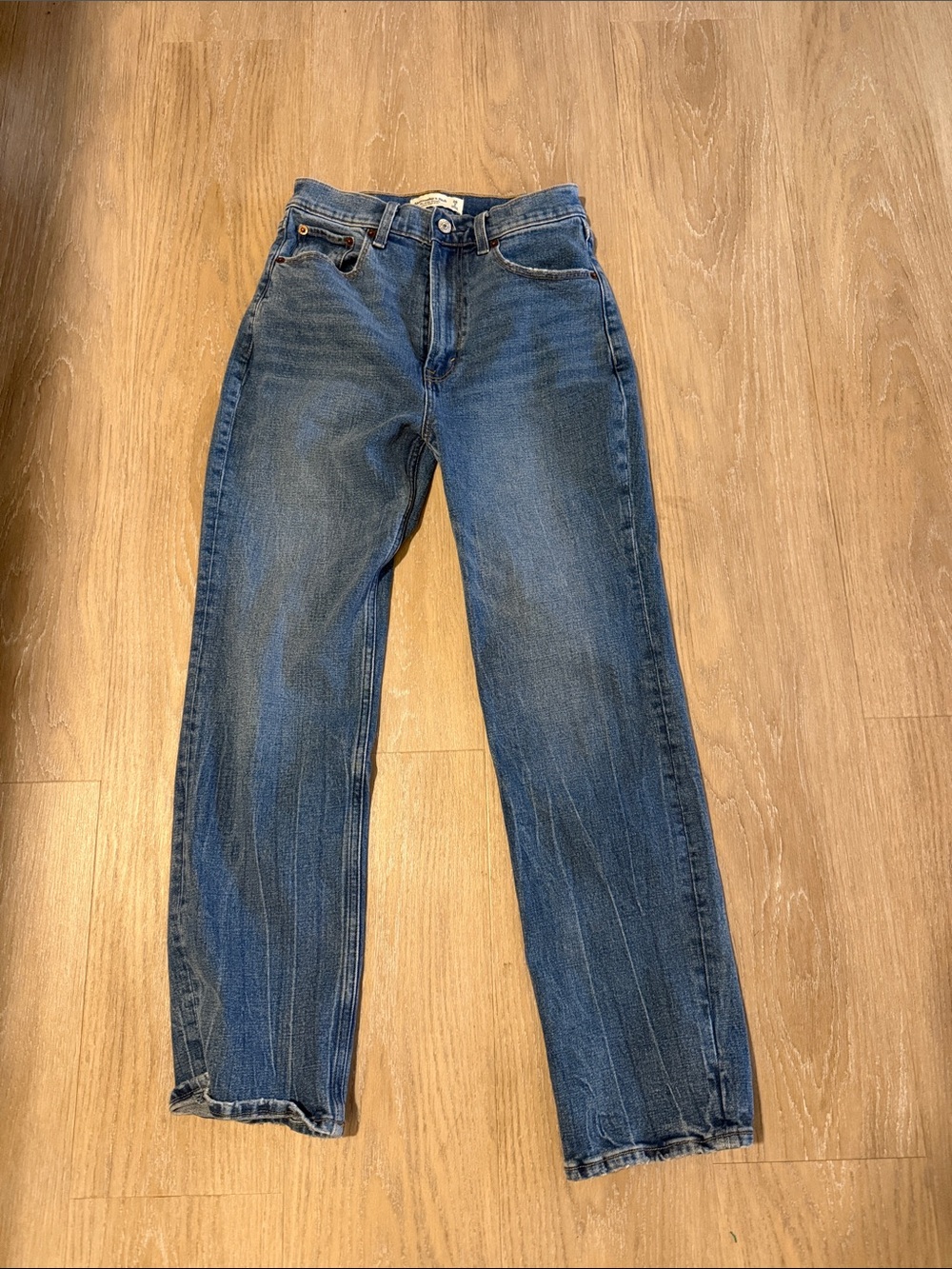 Abercrombie & Fitch Vintage Straight Leg Jeans in Blue